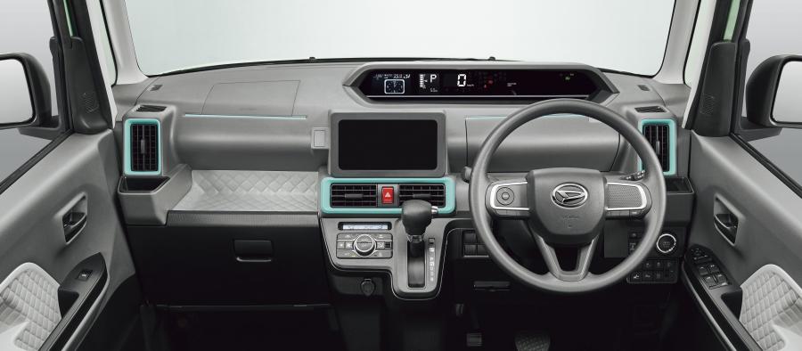 Торпедо Daihatsu Tanto Custom RS 2019 года  (фото 5 из 11)
